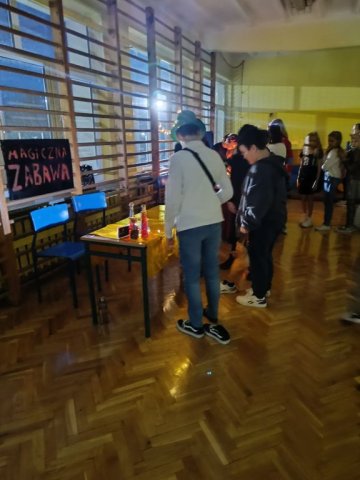 b_1024_768_0_00_images_2023_2024_SU_Andrzejki_401412426_813477483913535_3448828941677443461_n